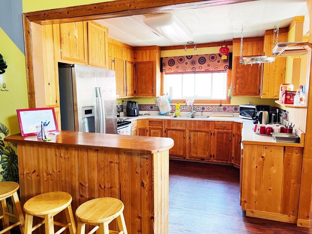 Sarah'S Dreamhouse B&B Черчилл Экстерьер фото